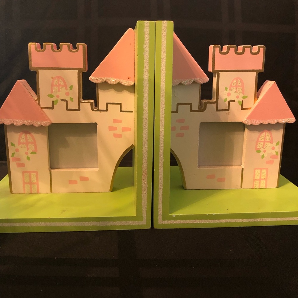 2 Wooden Bookends - Castle